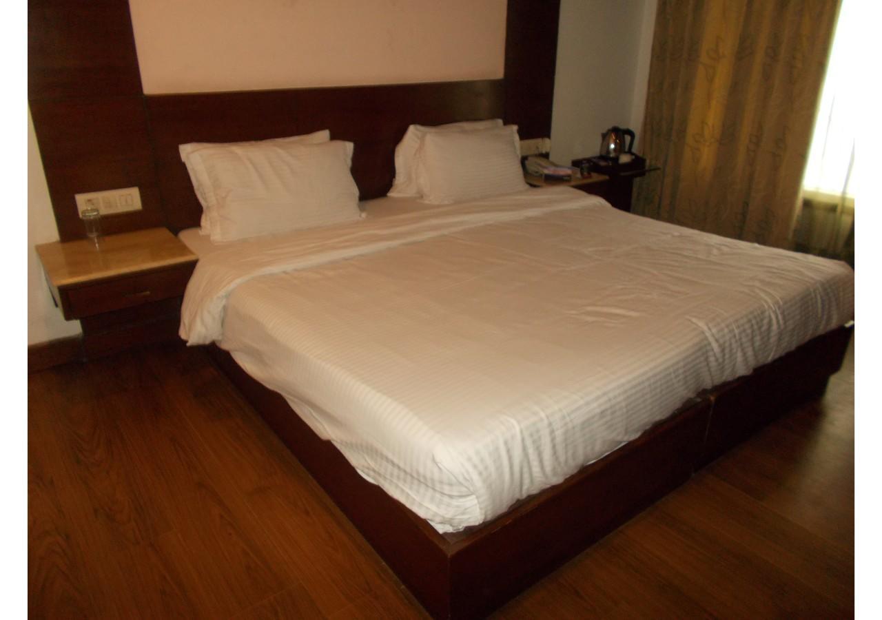 Hotel The Imperial Square Mussoorie Exterior foto